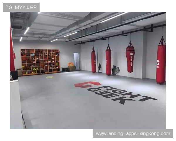 拳击擂台上教练的实时提示改变战局被广泛讨论